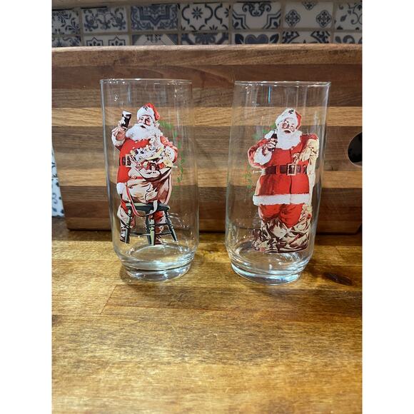 Set of 4 Vintage Santa Coca-Cola Glasses - Picture 3 of 16